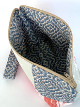 Load image into Gallery viewer, Wristlet #022
